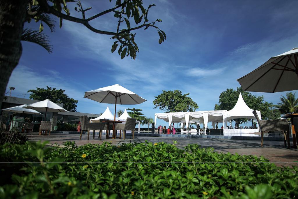 Pangeran Beach Hotel Padang  Ngoại thất bức ảnh