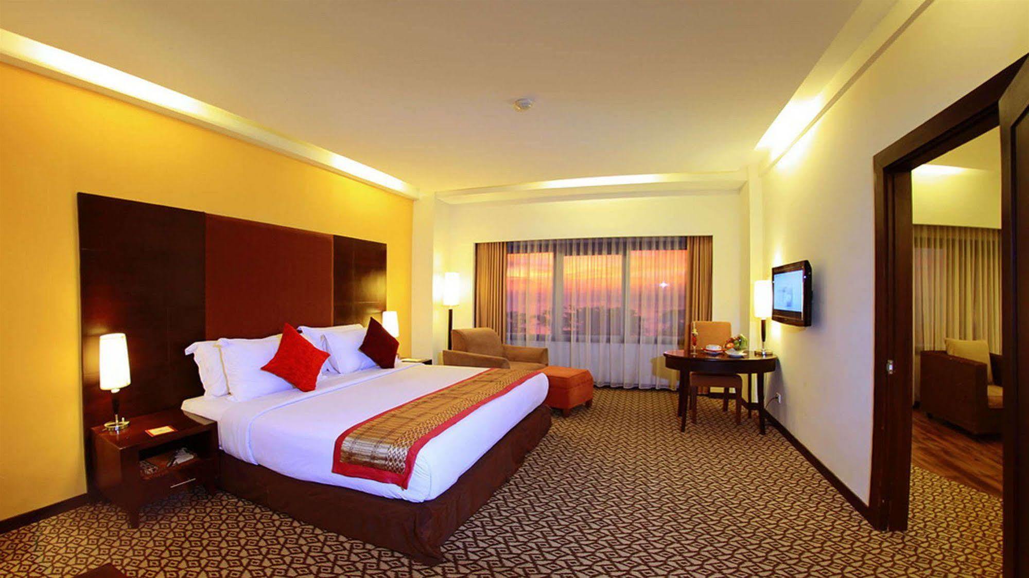 Pangeran Beach Hotel Padang  Ngoại thất bức ảnh