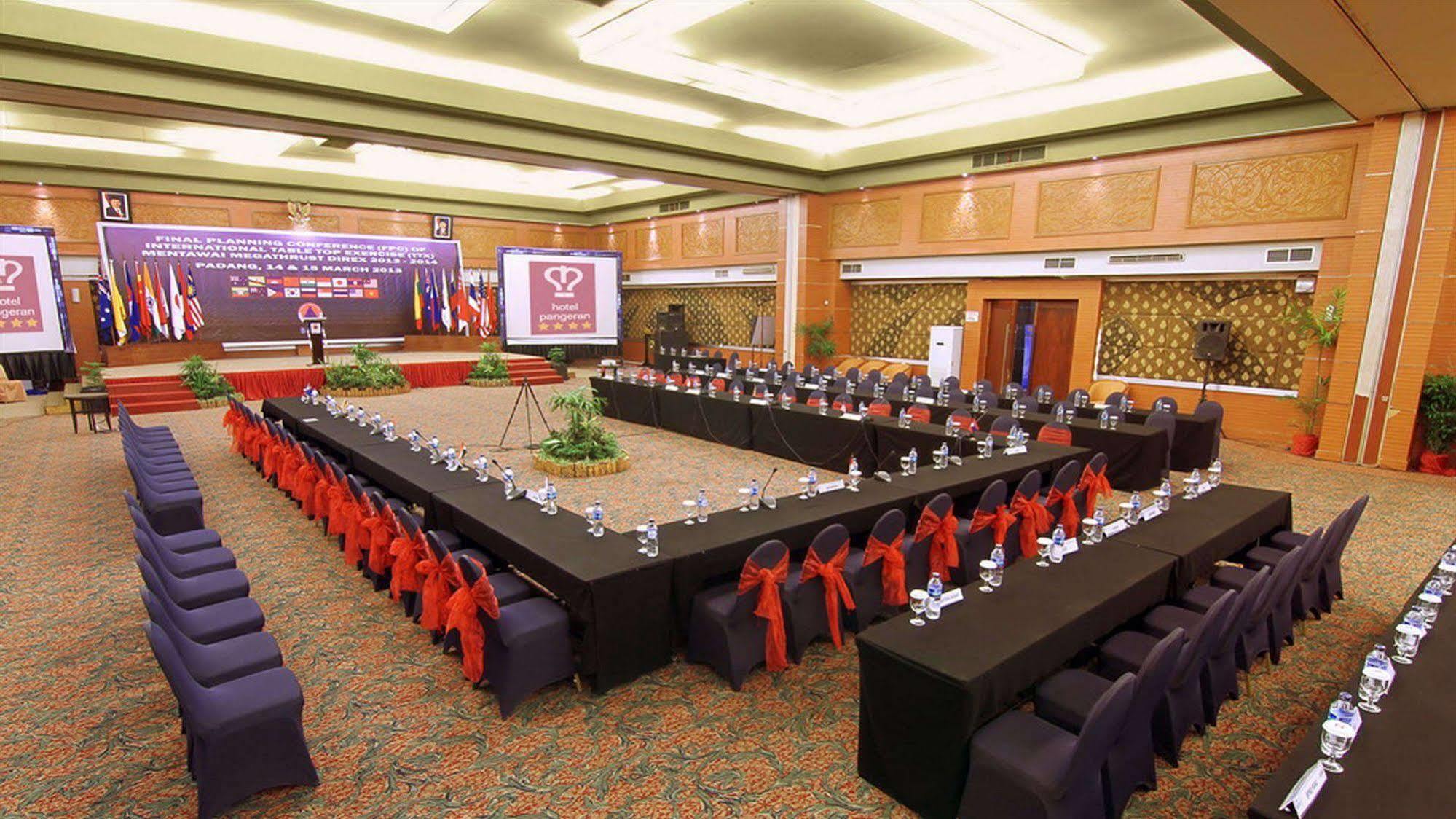 Pangeran Beach Hotel Padang  Ngoại thất bức ảnh